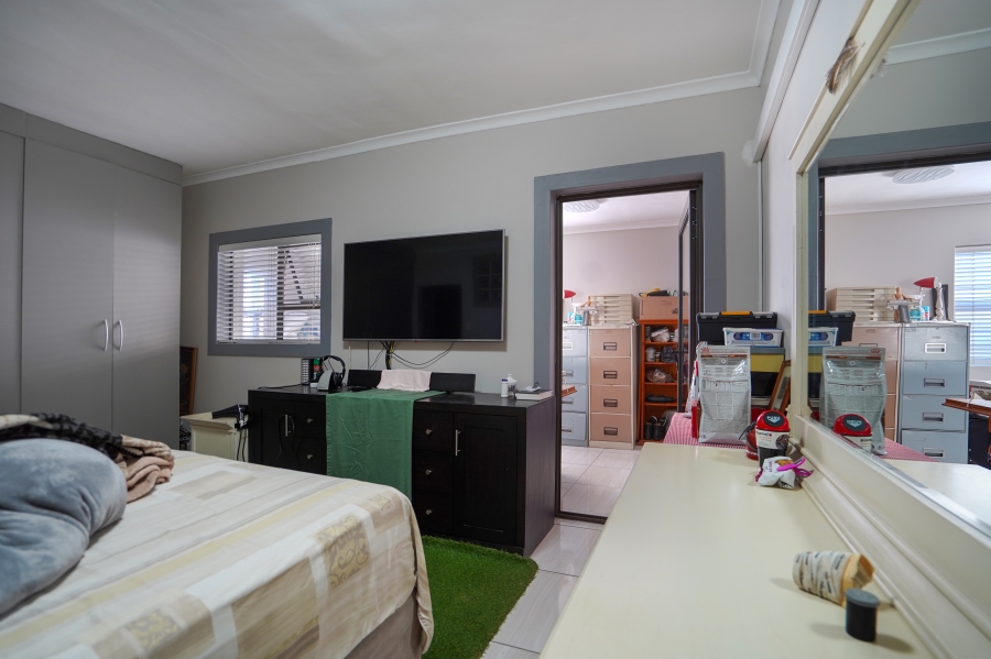 8 Bedroom Property for Sale in Melkbosstrand Central Western Cape